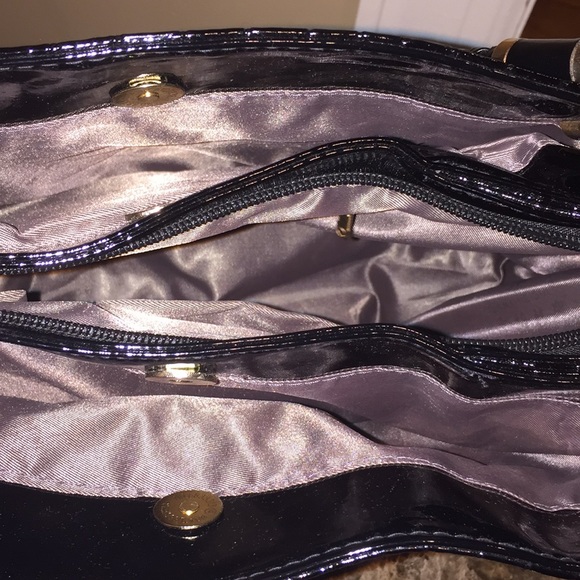 Black new bag gold accents. Multi pocket! - Picture 5 of 5